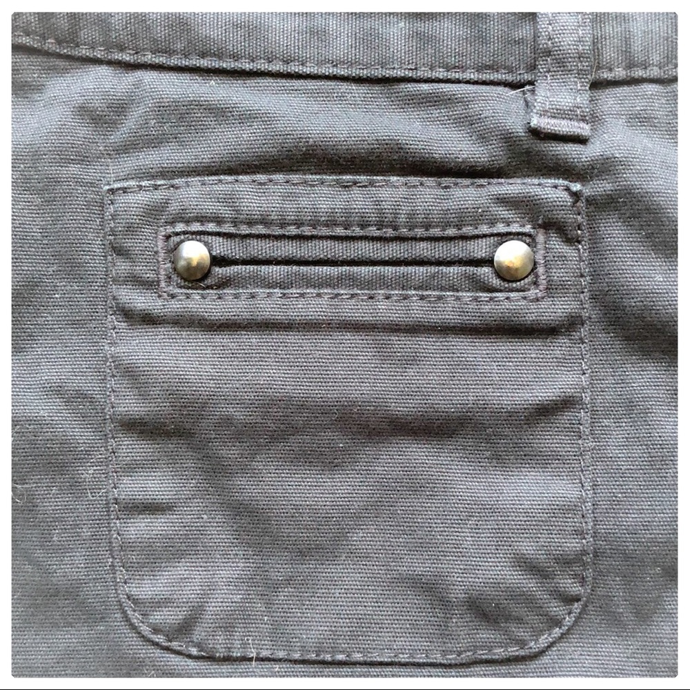 ❤️Ann Taylor Black Low Rise Shorts 4 pockets❤️ - Picture 5 of 6